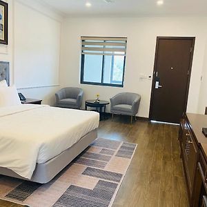 Standard Single Room Mountain View